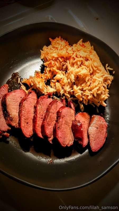 Dinner.......smoked venison steak and Buffalo rice 🦌🌶  Anddd..