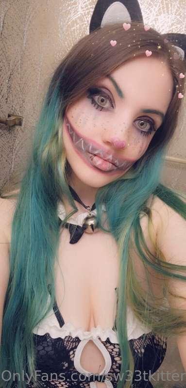 My second makeup look for Halloween! A creepy kitty 😺