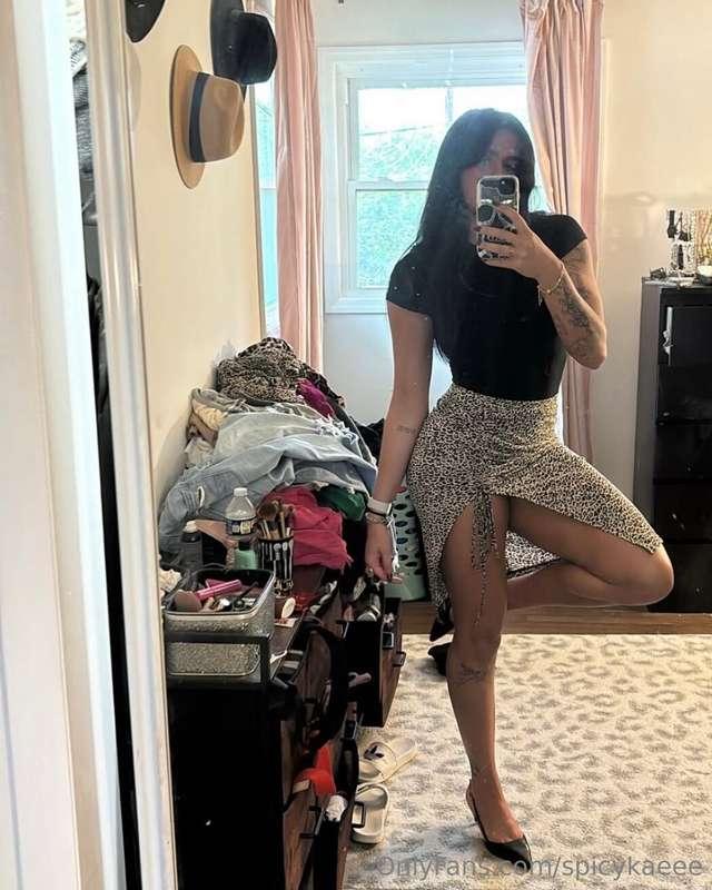 This skirt has secrets... wanna find them out? 😏