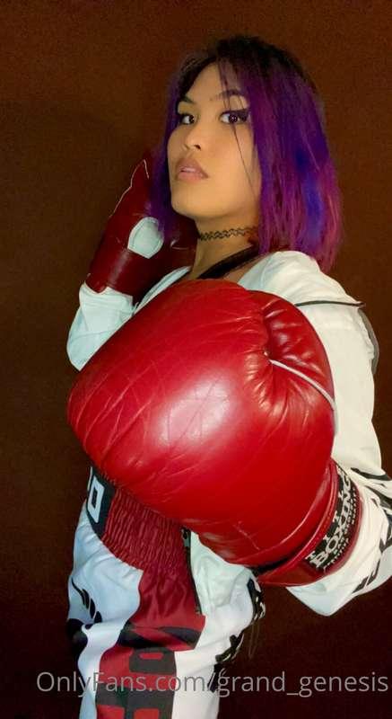 You guys want a girl who’s a total knockout??? Then whatcha ..