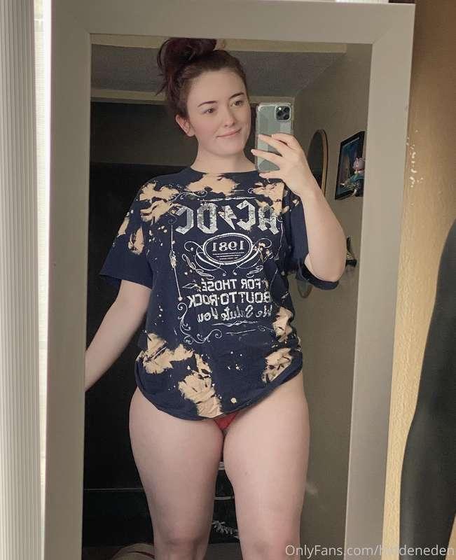 Trying to get more comfortable wearing no makeup 🙈 I hope yo..