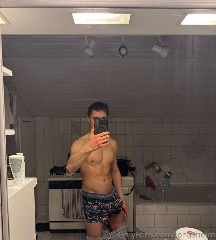 pants down... 🍆 up:) tell me in the DMs how would you help m..