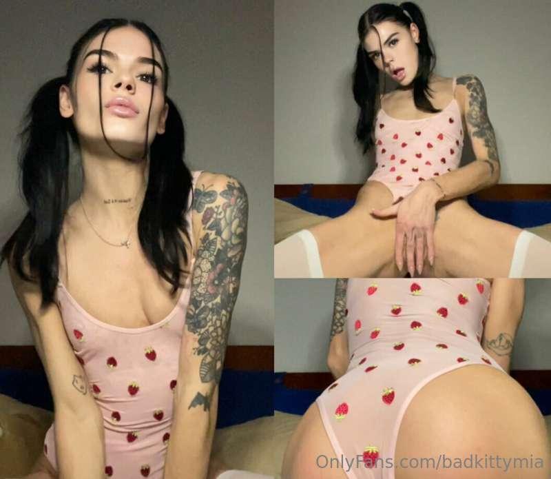 Crazy beauty @demigold_official 😻 Dick tamer 🙈Hottie with ex..