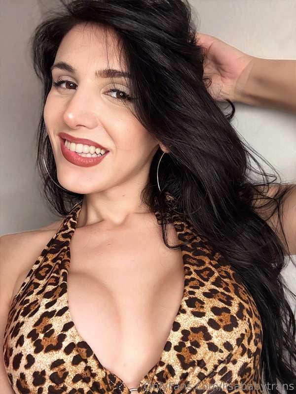 Too playful to ignore, too flirty to forget 😘