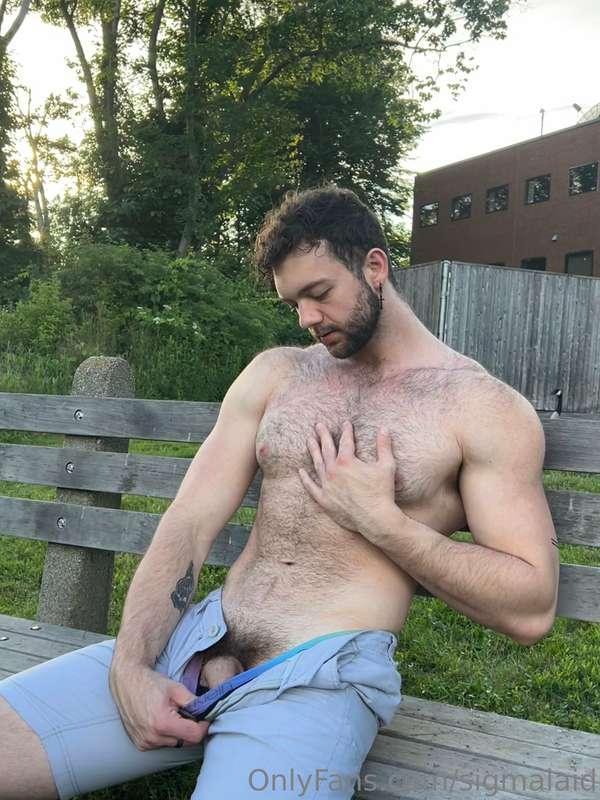 It’s a beautiful day to show off a little outdoors 🥰