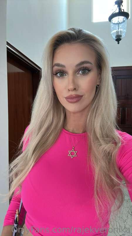 I’m Barbie and you could be my Ken . 🔒🔓