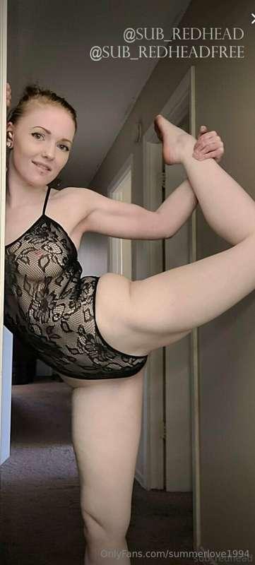 Let's see how many cocks she can get hard on @sub_redhead
Vi..
