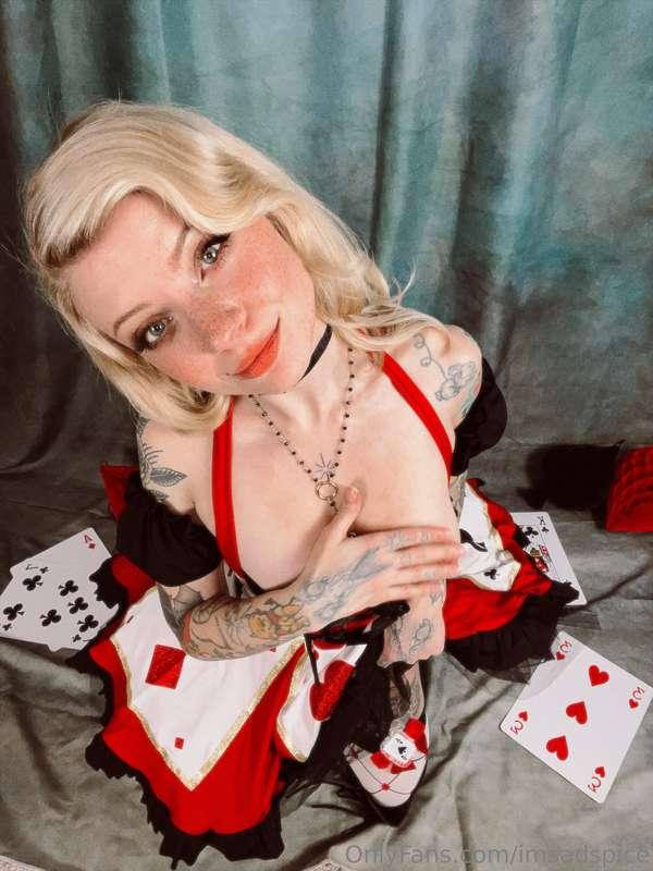 I wonder what’s under that playing card👀❤️