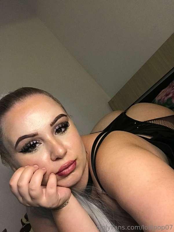 Vă aștept cu mesajele pentru a dezbate subiecte de care știț..