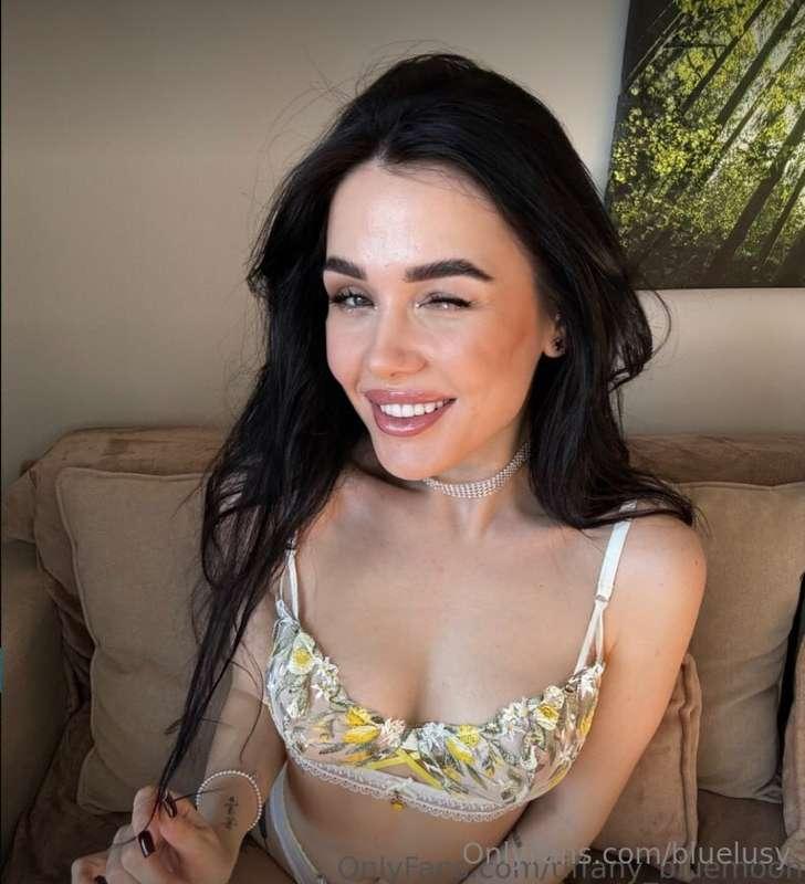🎀HELLO STOP PLEASE🎀 @tiffany_bluemoonI am a beautiful and er..