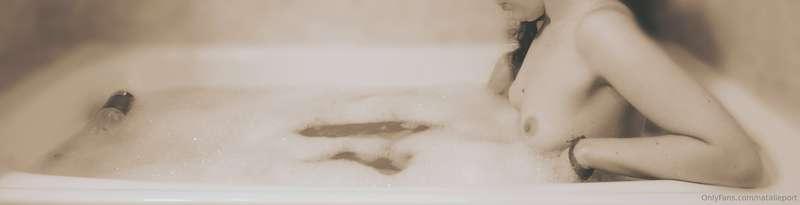 Do you want to take a bath with me? 😊