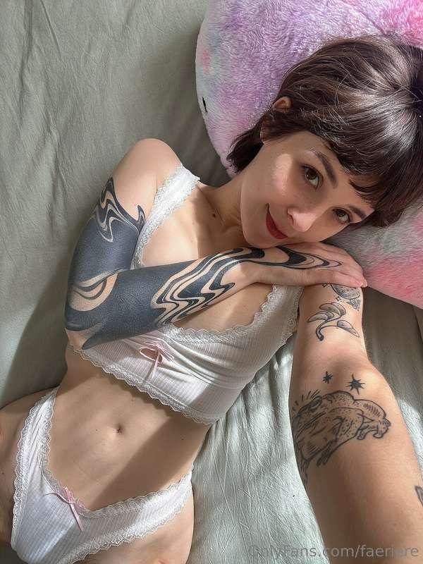 Okay we got lucky- I’m feeling really cute today 💖Swipe for ..
