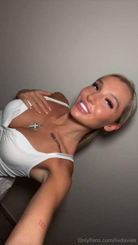 livdavies main image