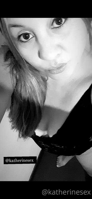 I'm @katherinesex 👸 and I want to welcome you to my profile ..