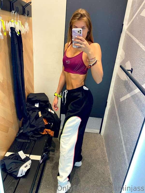 Nice shopping 😎Prefer sport style in life and comfy 🐾