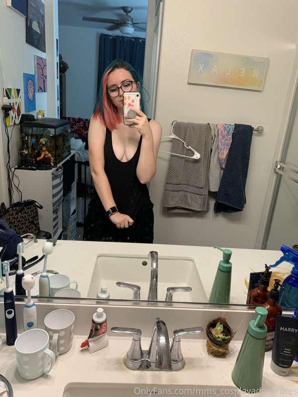 Guess who in fact does NOT wanna go to work today T^T. I wis..