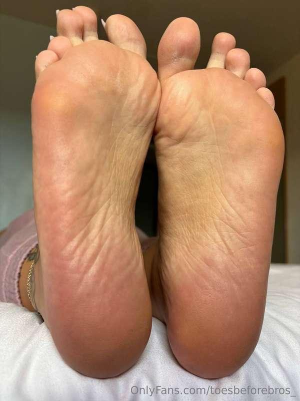 toesbeforebros_ image #9