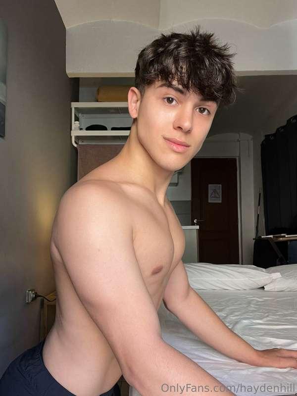 Today it’s October 3rd, did someone ask you today’s date?🤭