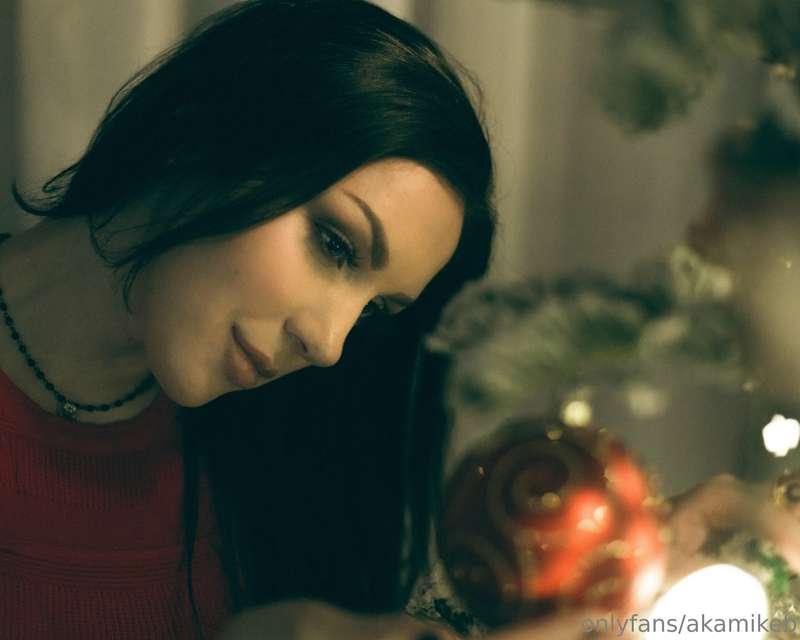 Throwback to one of my first Christmas shoots with pornstar ..