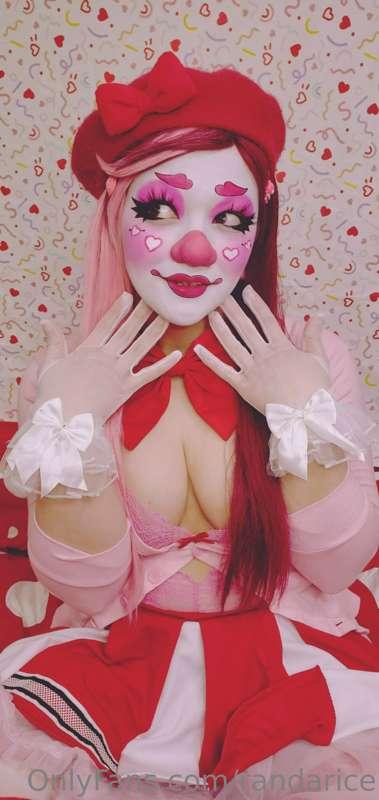 *knock knock* 
Hellooo, Pie-in-the-Face delivery servic--- e..