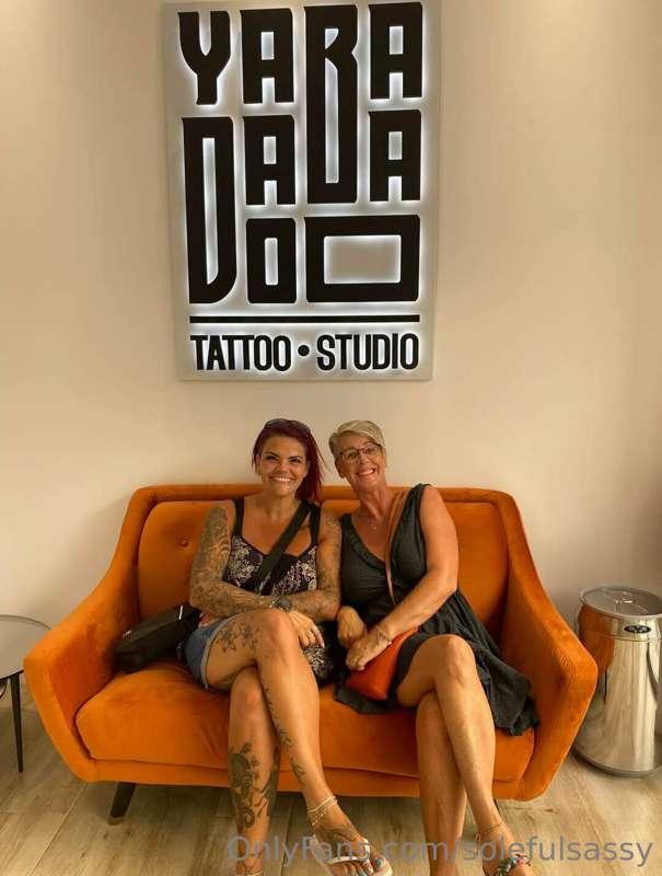 Tat time with @madsoles_1 🦋 🦋 my foot was very comfy under h..