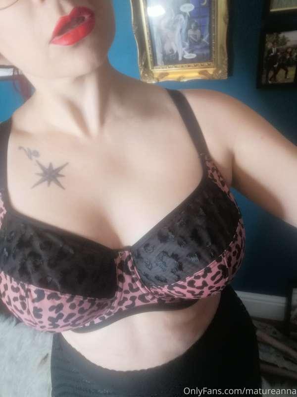 New bra. Want me to flash you a boob?!?!?!? :D xx