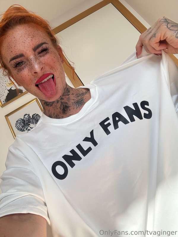 1, 2, nebo 3? Která je nej?😜🤗 Nový tričko😅😅 ...a pod ním nic..