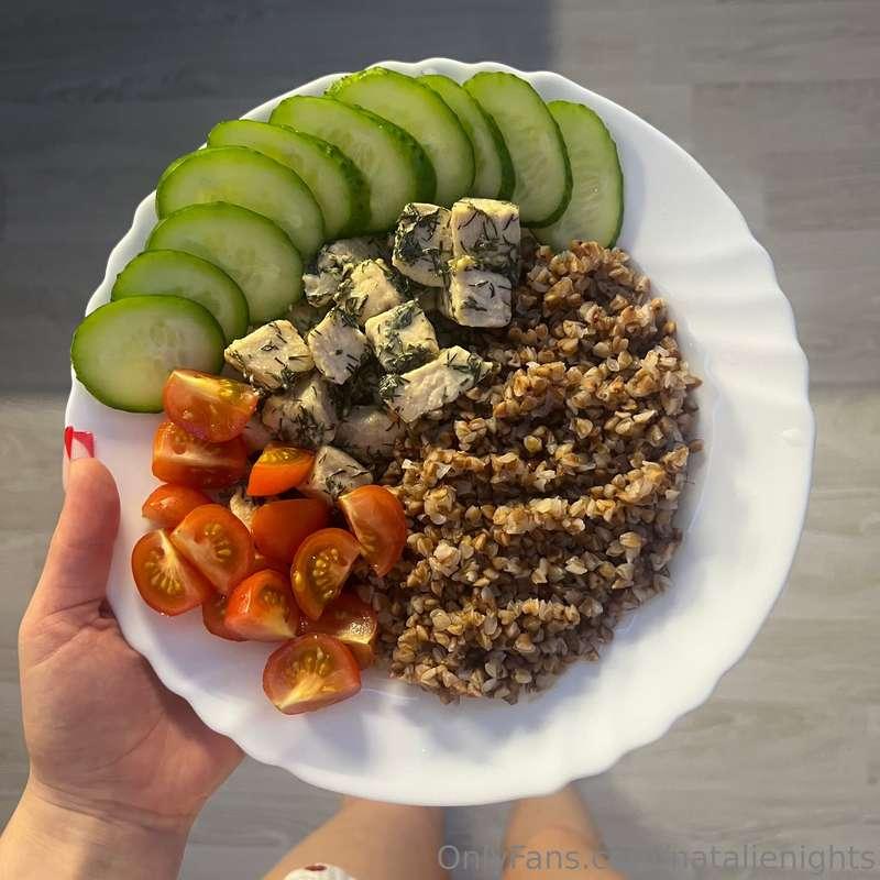 That's the kind of yummy stuff I eat after I work out😋