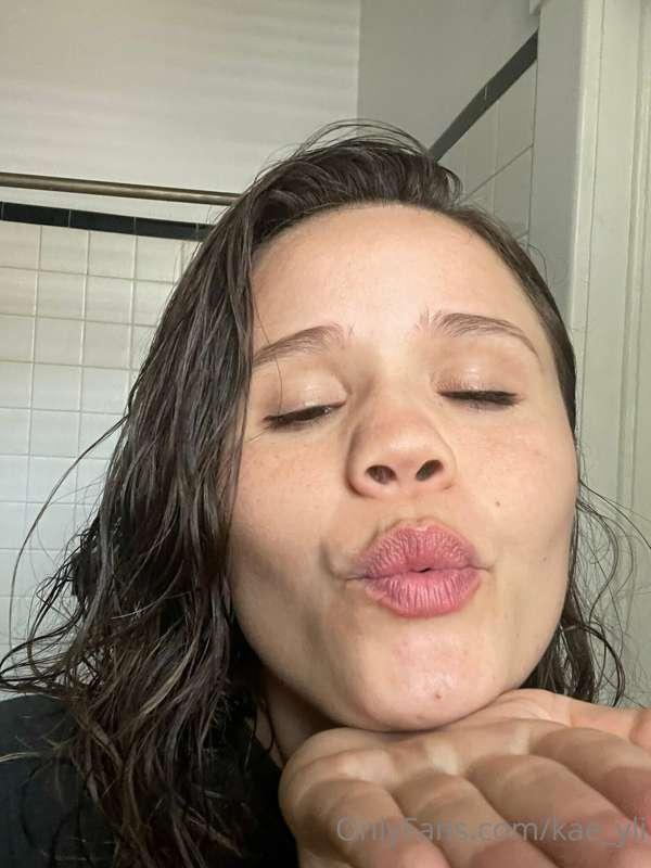 😘