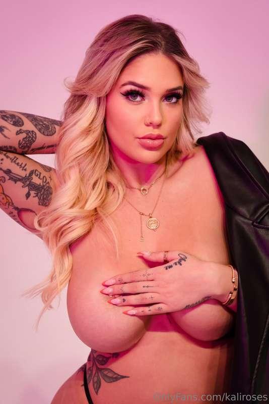 should i remove my hand? 😋