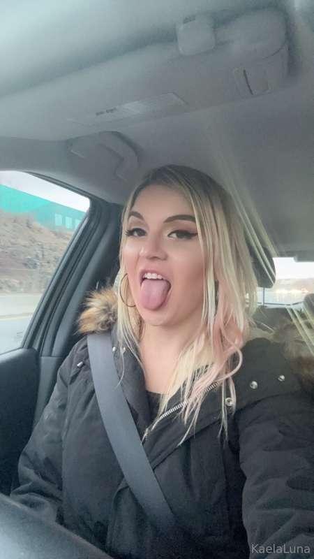 If this car ride isn't getting naughty, I'm not interested 🙈..