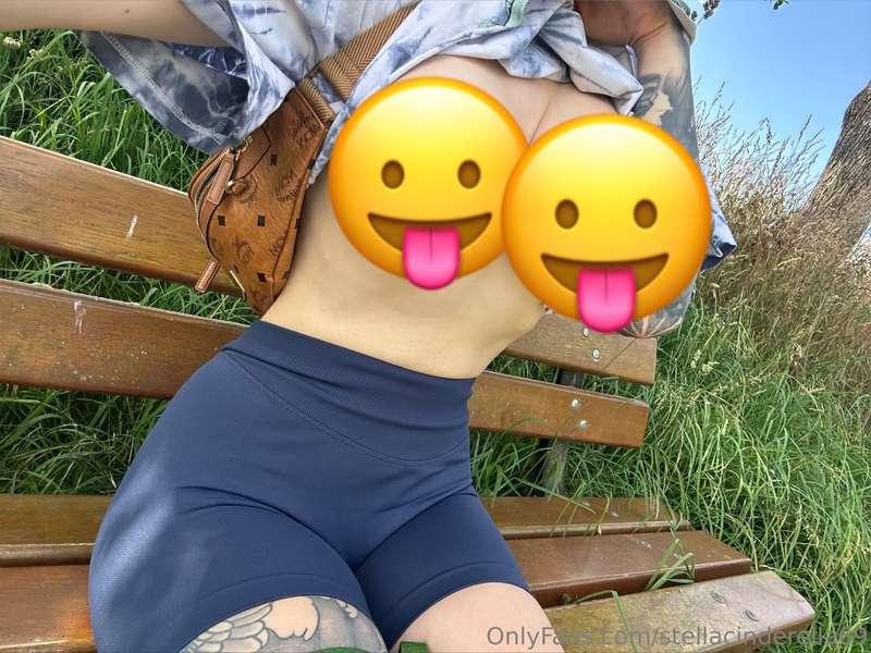 uncensored 🔞👉 @stellacinderella  Kleine Pause beim Radfahren..