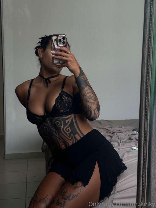 Hola papi 🤤 live right now 
