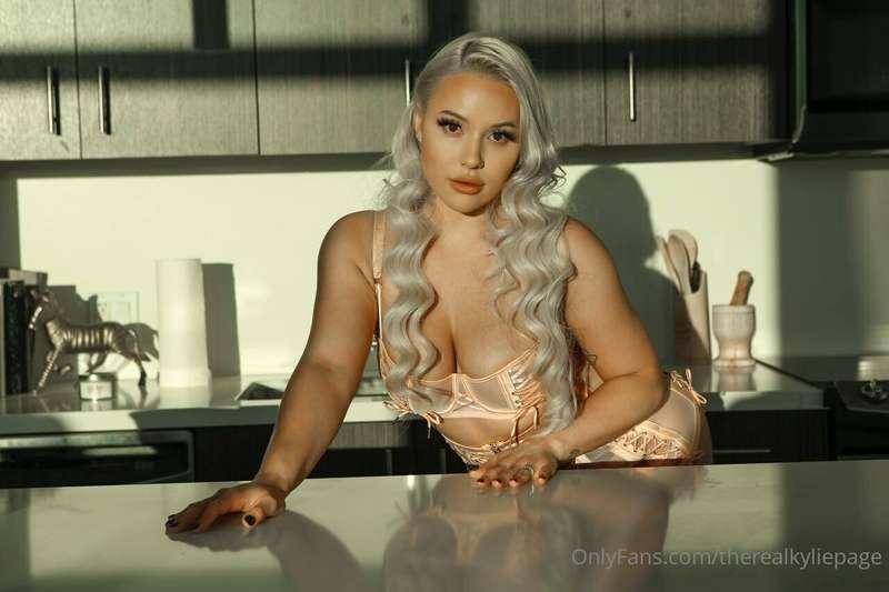 would you fuck me in the kitchen as i cook for our dinner ba..