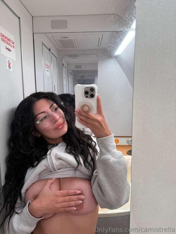 HOPPED ON A FLIGHT FOR A STRANGER Soooooo I did something ki..