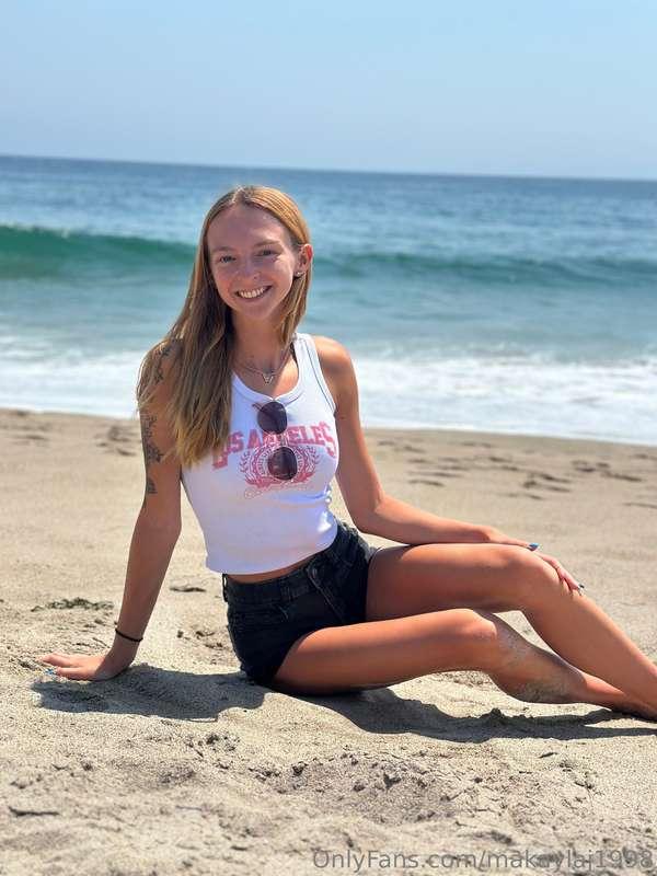 Some beach pictures plus some extra naughty ones😉