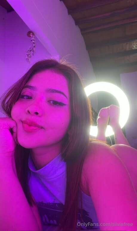 Creating more content for you baby, i want a big load of cum..