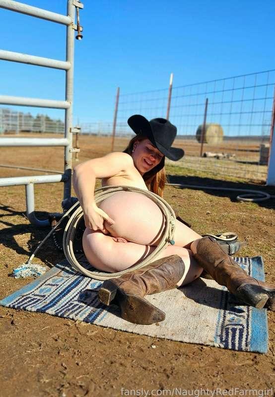 naughtyredfarmgirl image #0