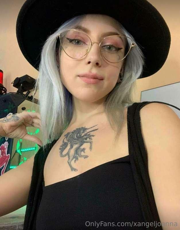 FREE 🤪💦🔥 You want to see her @sienna_rosse pussy with finger..