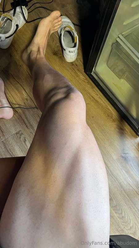 Your face should be between my soles and the floor, be a goo..