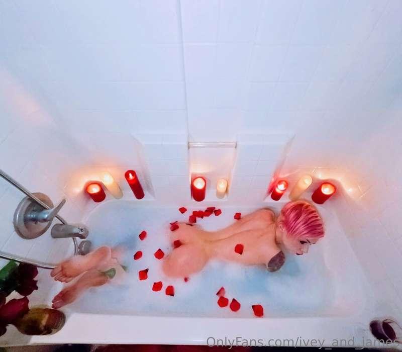 3/21 photos from my amateur sexy bath photoshoot  Should I t..