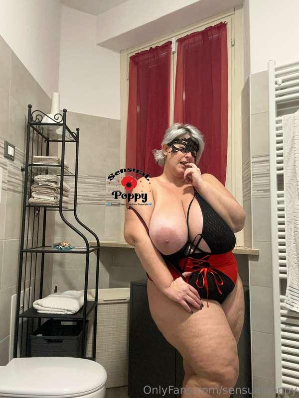 sensualpoppy image #3