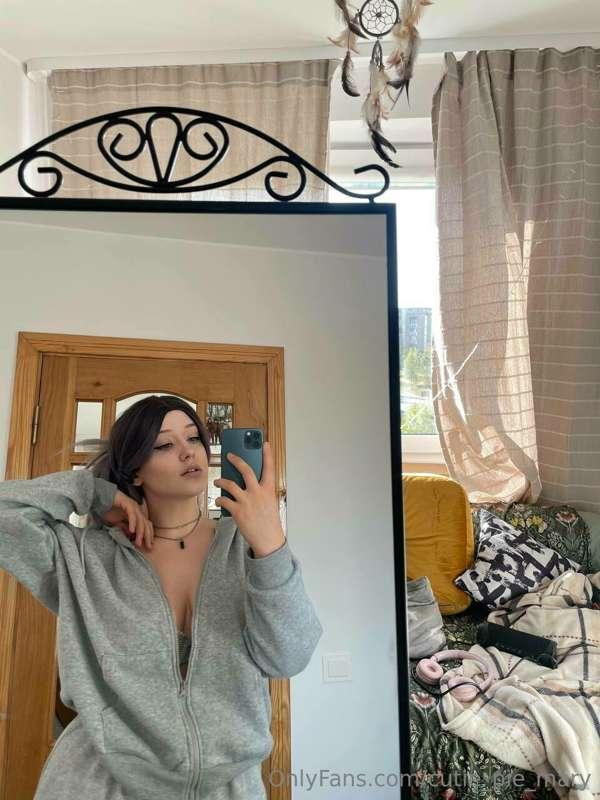 I feel very warm and comfortable in this jacket🤗🥰