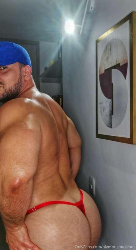 Me muscle ass!!