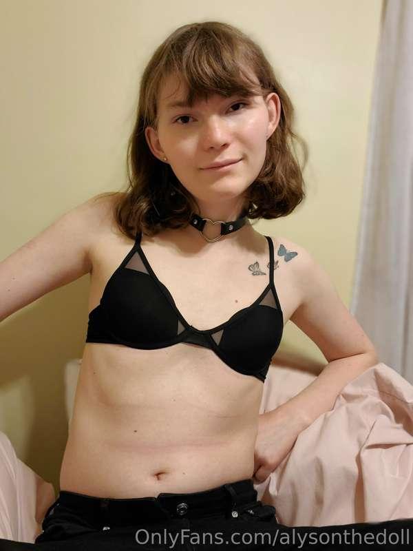 i thought this bra was really hot on me so i figured i'd sha..