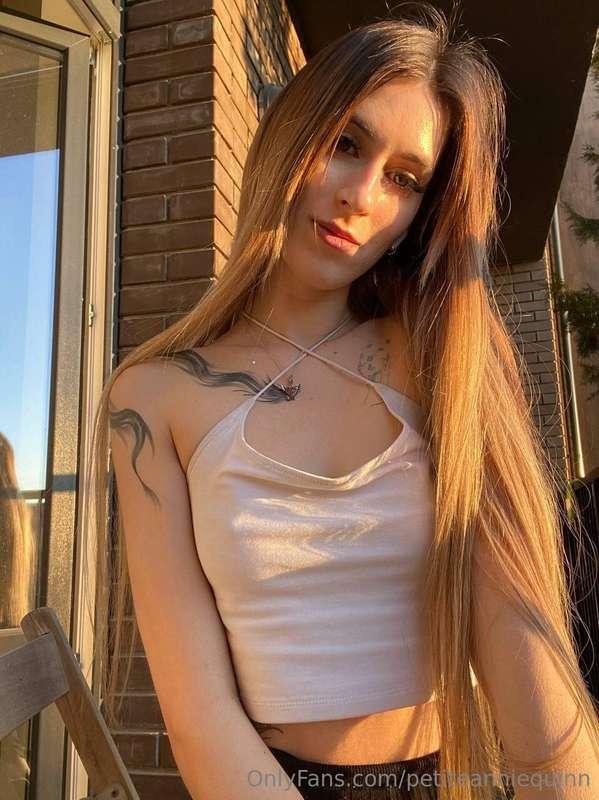 HOT AND SEXY BABE @rose.rude🔥🔞 LOVES LATEX COSTUMES AND LOUD..