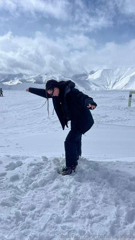Do you like snow? Do you have snow in your country? ❤️‍🔥😻
I ..