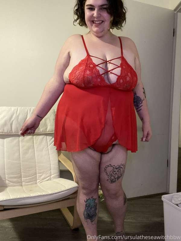 how do you feel about me in red? 🥺🥰