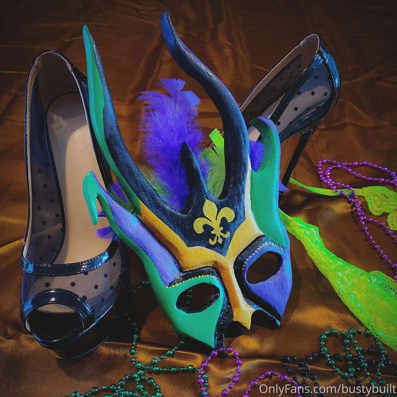 MardiGras 2021!!! You lovelies will be seeing some photos la..