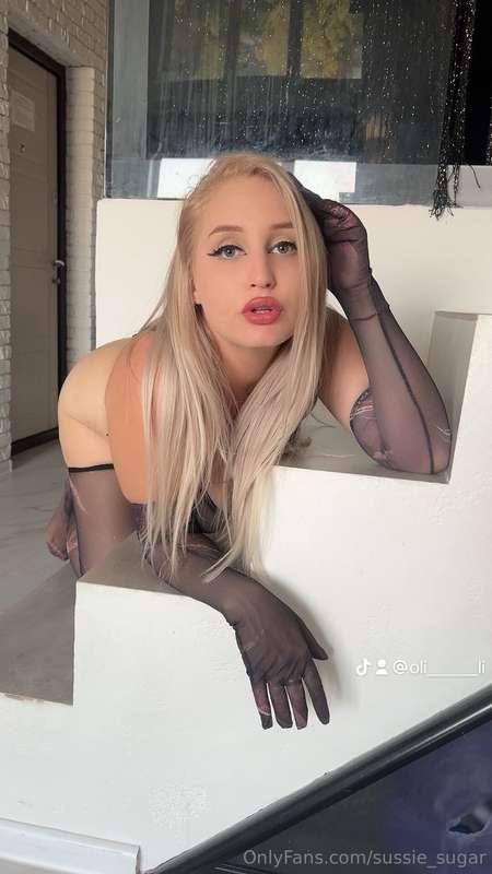  🧡Looking at you the way you’d want me to. What’s on your mi..